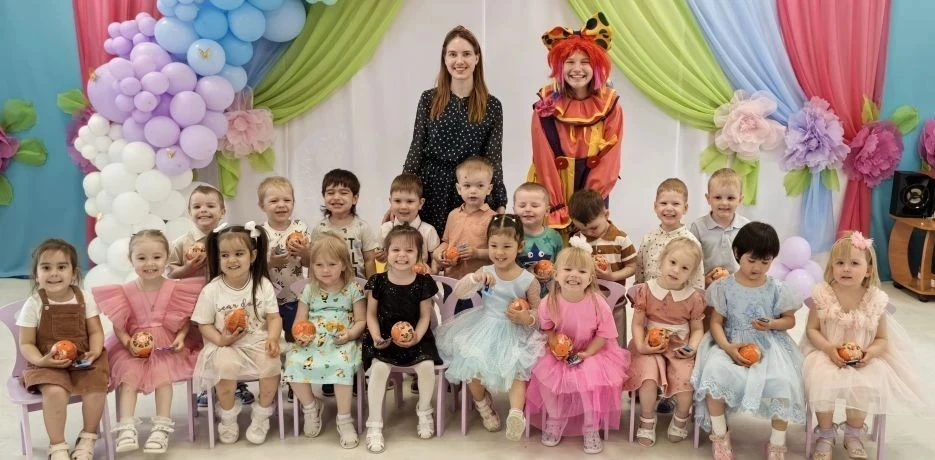 В первых младших группах прошёл весёлый праздник - это выпускной из ясельной группы!✨ Малыши пели, т