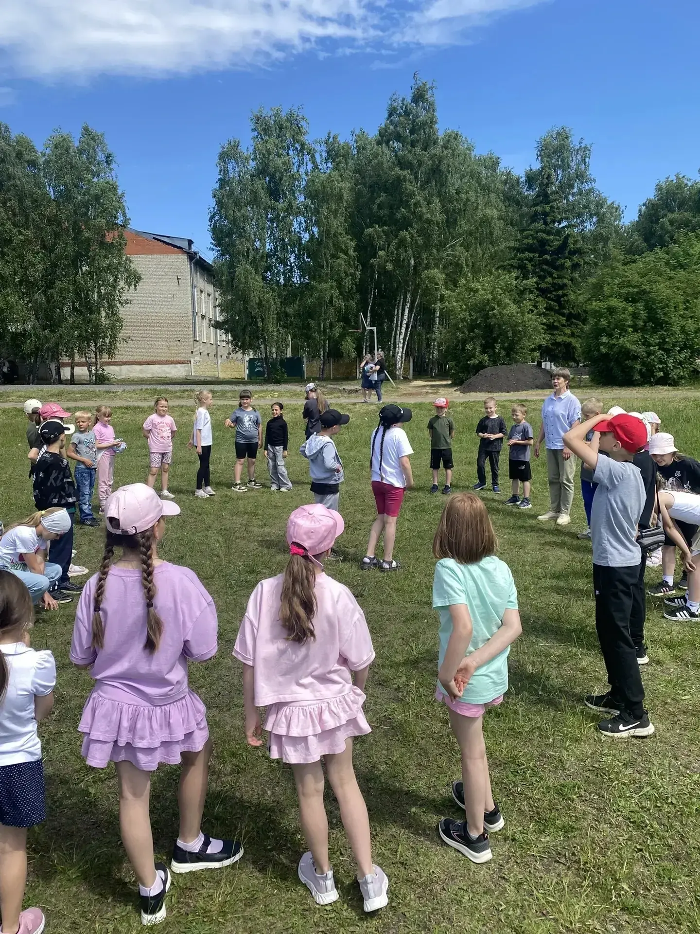 8.06.2026г
 Сегодня в нашем веселом лагере "Улыбка" прошел необыкновенный праздник – день русских тр