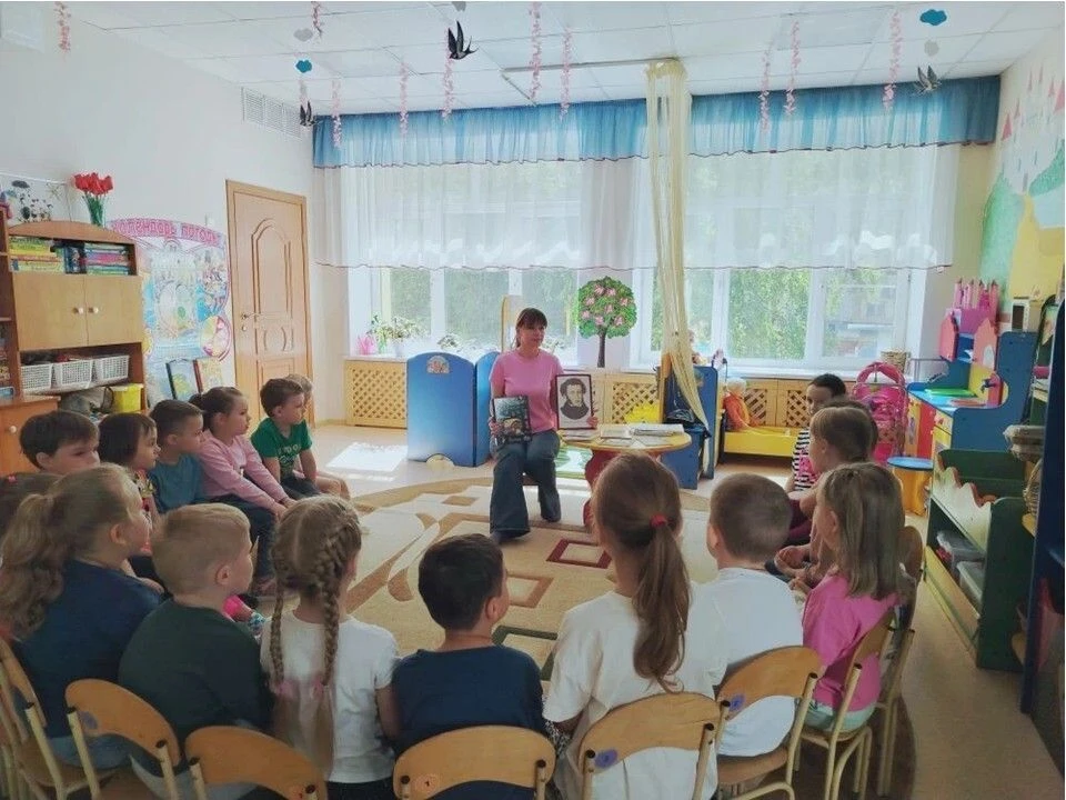 Ребята из группы «Жемчужинка» отправились в увлекательное путешествие по волшебному миру сказок Алек