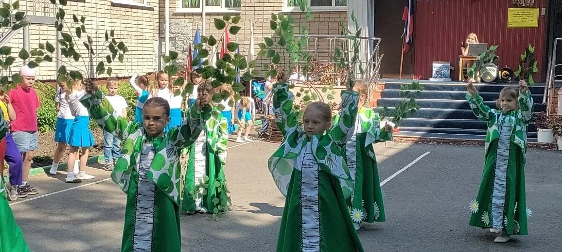В преддверии Дня России в корпусе 1 прошло праздничное мероприятие.                              Поз