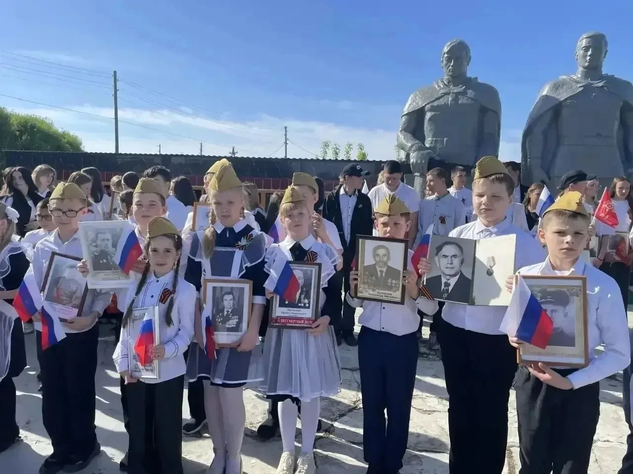 «Храним историю страны! Её традициям верны!» 
В 3-м и 4-м «А» классах завершился один из самых важны