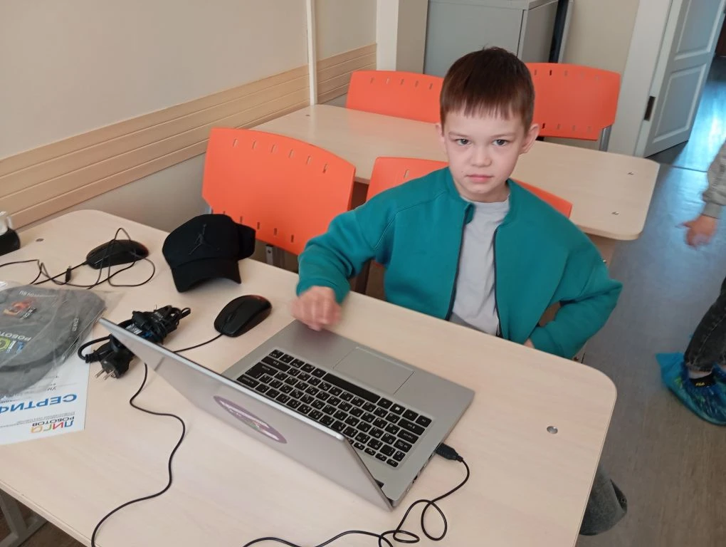 #3_2_ступень #Четверг_9_00

Здравствуйте, родители юных робототехников 🤖 Поздравляем вас с окончани