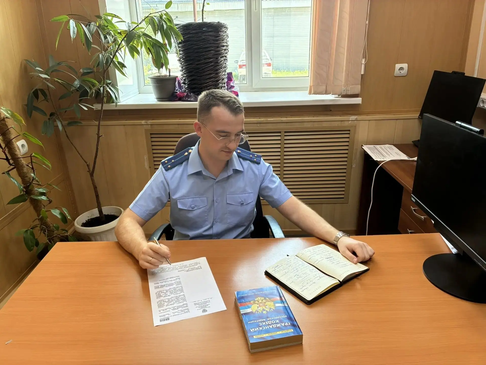 Прокуратура Верхнекетского района Томской области помогает родителям погибшего участника специальной