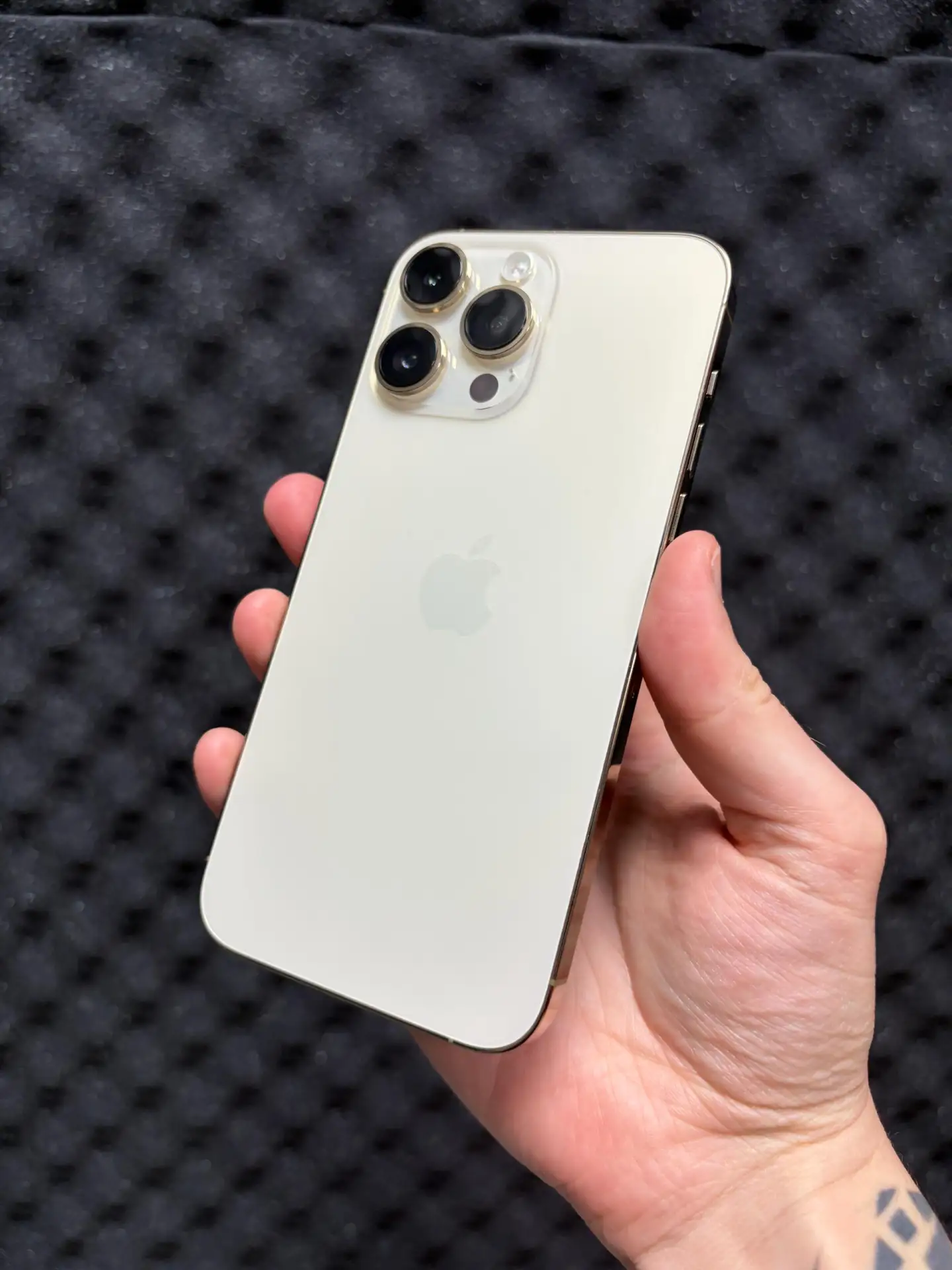 iPhone 14 Pro Max 512Gb Gold

Принят по программе trade-in и проверен в нашем сервисном центре

