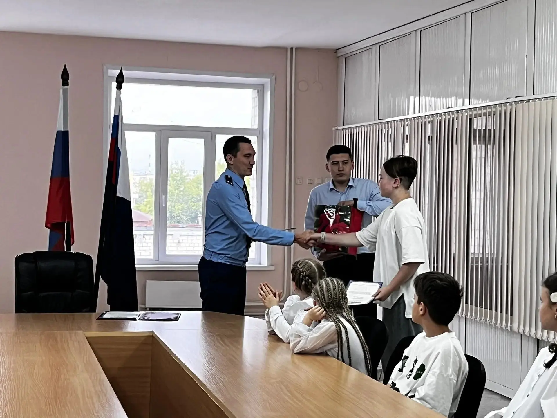 «Меня нельзя обижать!»: наши ученицы — призеры городского конкурса под эгидой прокуратуры.
Профилакт