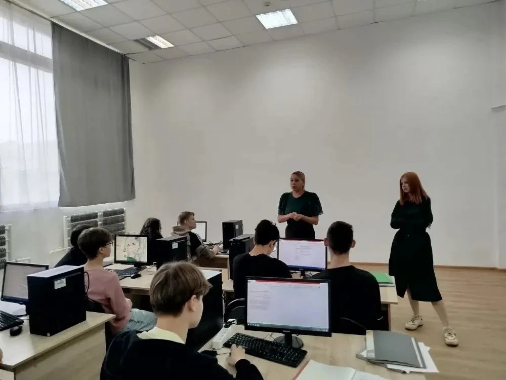 Профориентационная встреча «Спрашивайте — отвечаем» в рамках ФП «Профессионалитет»

На первом курсе 
