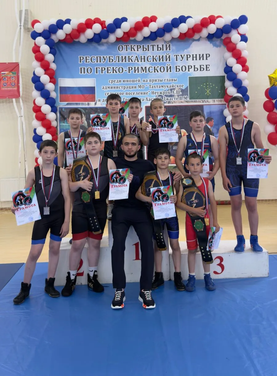 В Тахтамукайском спорткомплексе "Нарт"  прошло Открытое первенство Тахтамукайского сельского поселен