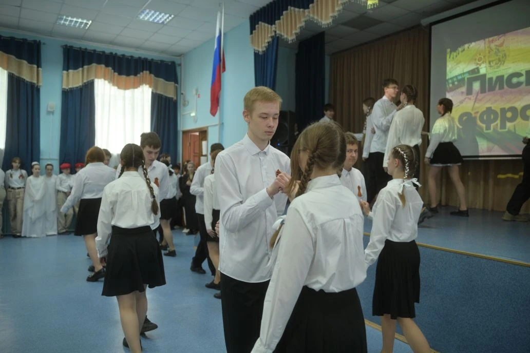 «Письма с фронта»: не просто концерт, а разговор с прошлым. ✉️

Сегодня в нашей школе не было громки