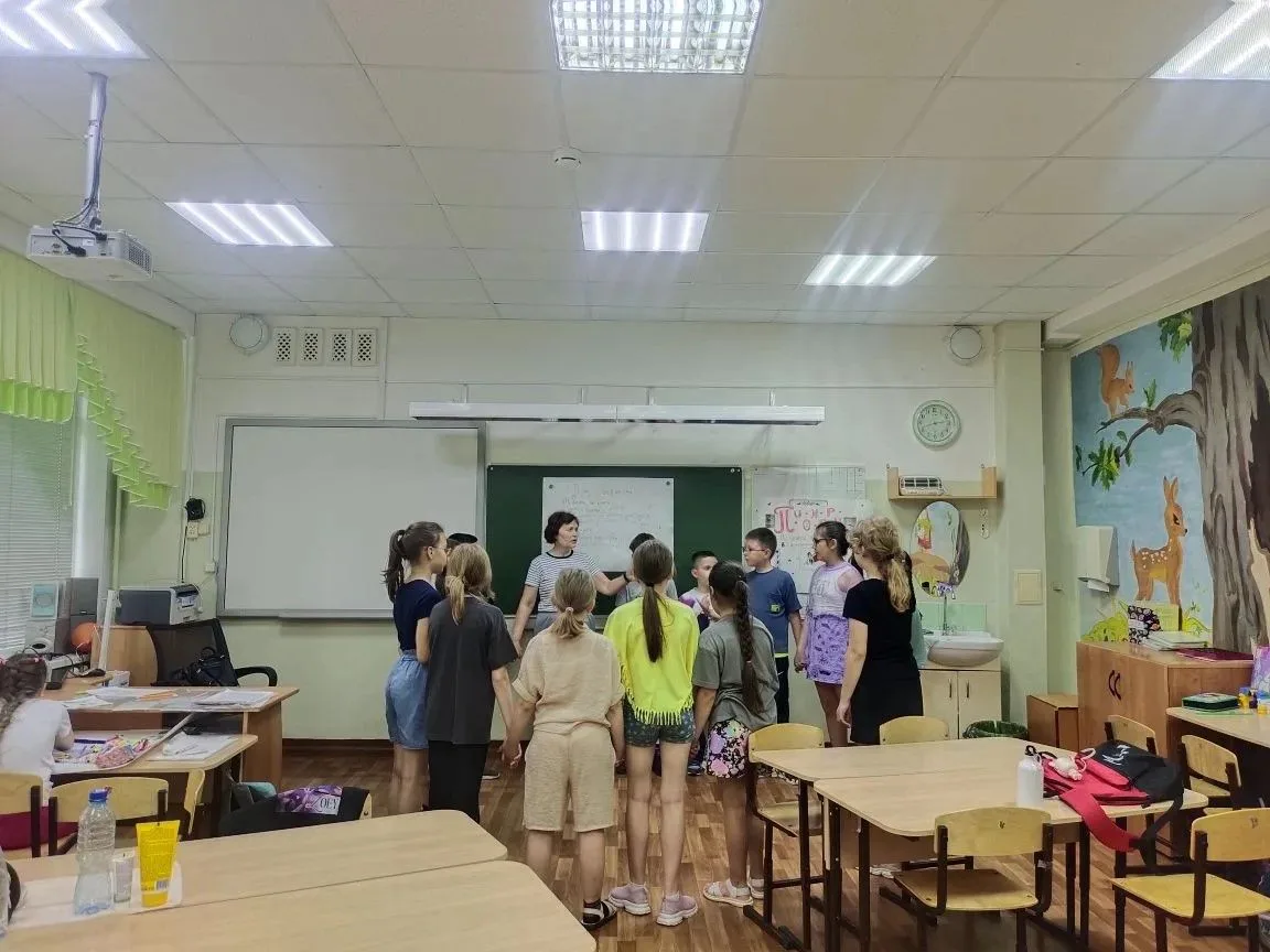 В субботу в лагере «Содружество Первых» прошёл насыщенный и яркий день, посвящённый Дню России. 

Ре