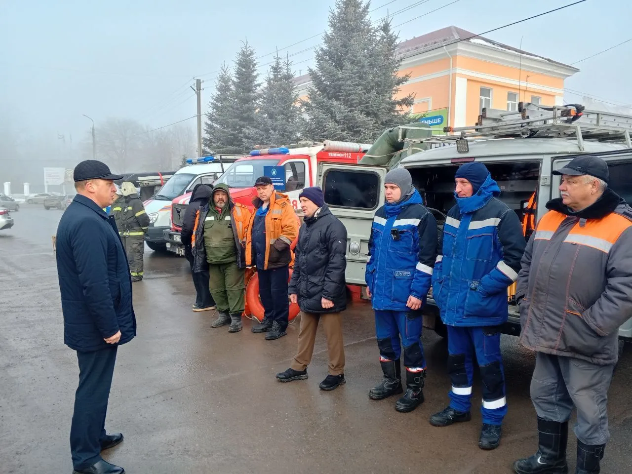 Приняли участие в городском смотре сил и средств, предназначенных для обеспечения безопасности в пер