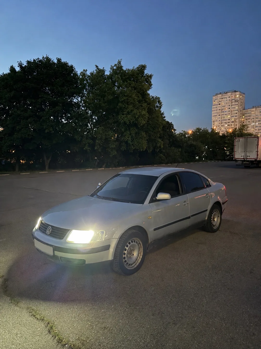 Всем доброе утро 👋
Ночью забрали VW PASSAT B5 1999г  с надежным атмосферным двигателем 1.6 и на авт