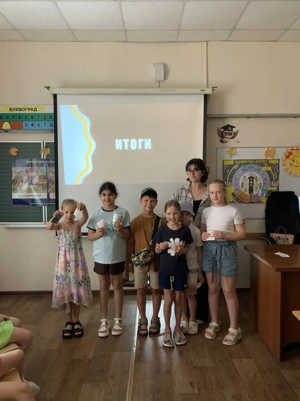 🌞 День был богат на события и прекрасные впечатления!✨

🎨 Творческая мастерская:
Наши ребята с бол