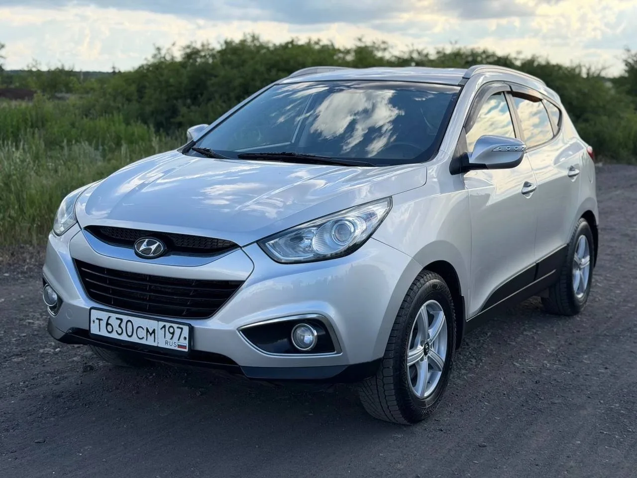 Hyundai IX35 2012 год ,170 тыс родного пробега,подтверждён автотекой в шикарном состоянии в отличной