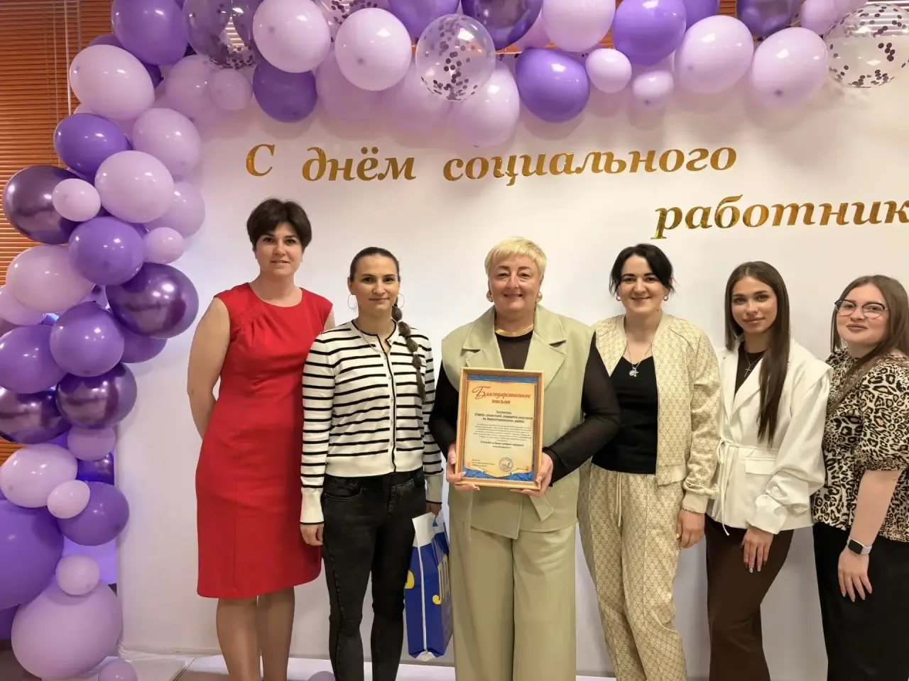 Герои не носят плащи — они работают в социальных службах Хабаровского края!

8 июня в России отмечае