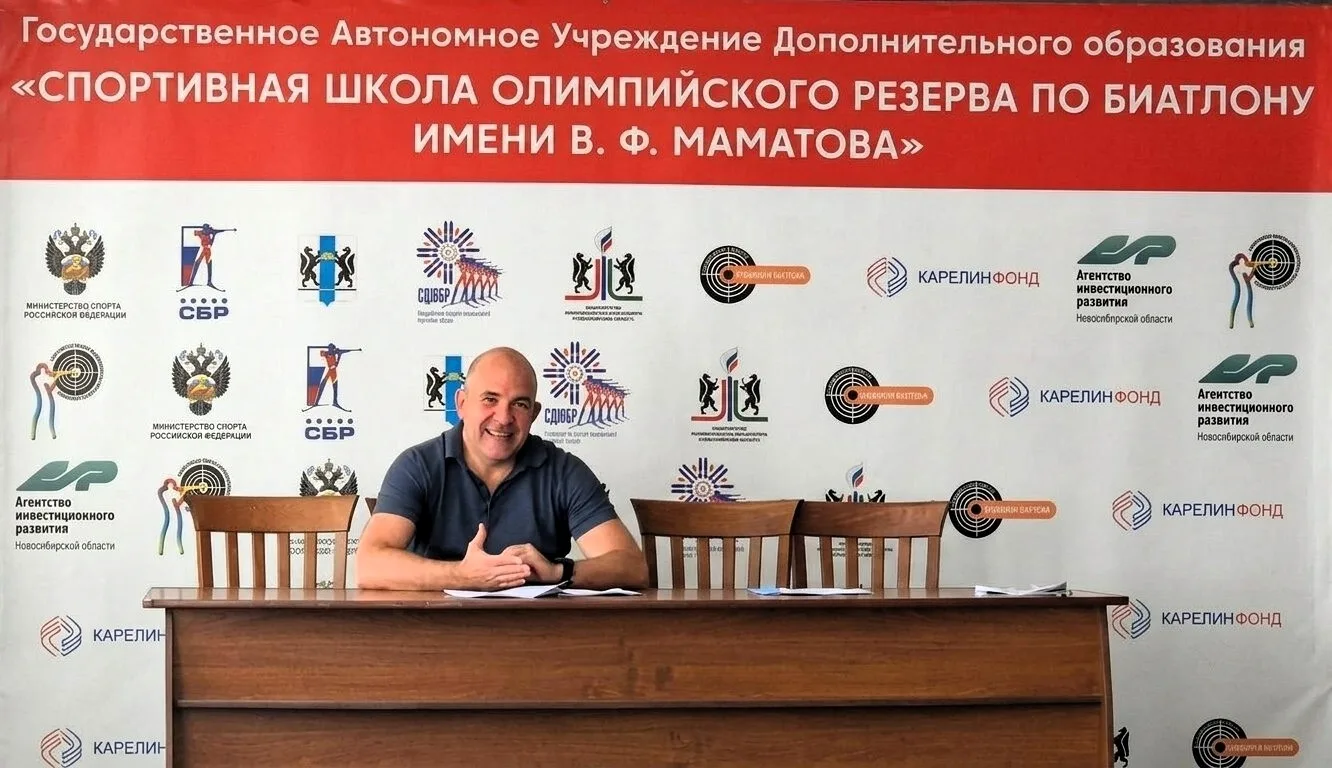 🎯  Сегодня состоялась встреча спортсменов нашей школы с президентом Федерации биатлона Новосибирско