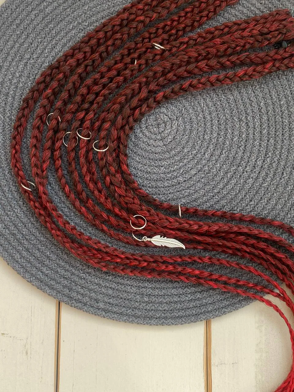 Новый цвет ❤️

Косы на заколках, 2 шт по 5 кос, с украшениями 
https://www.wildberries.ru/catalog/87