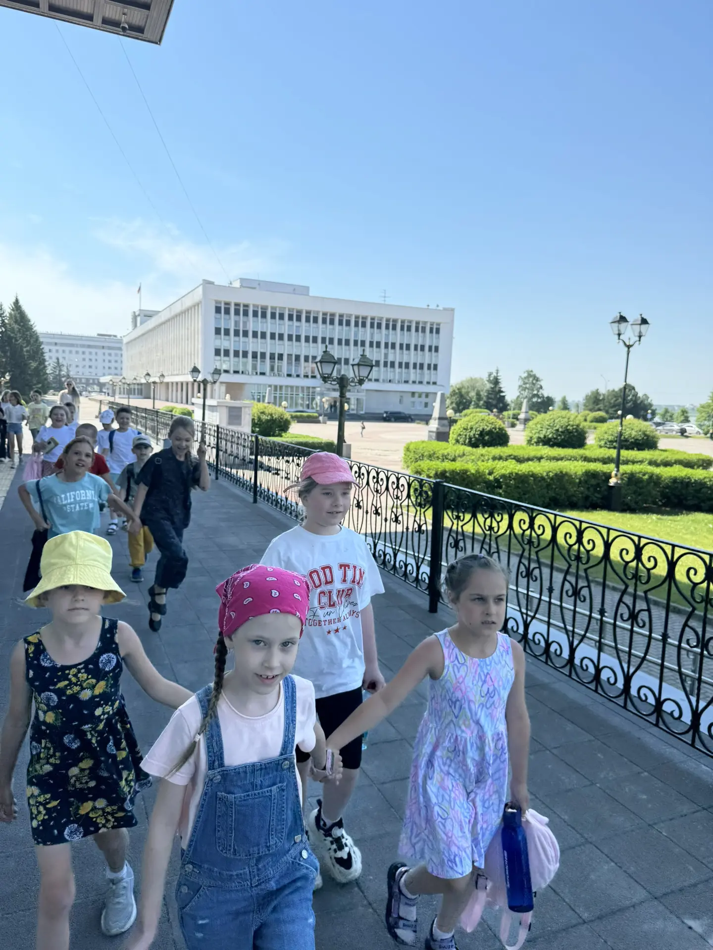 Незабываемое путешествие в мир театра! 🎭

Сегодня, 8 июня, для наших ребят из школьного лагеря откр