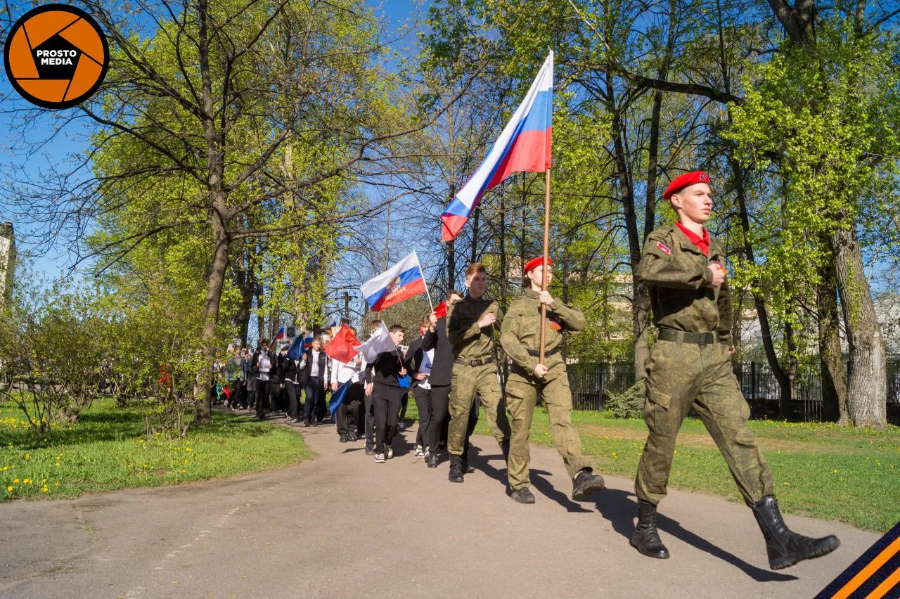 9 МАЯ

🌹В этот день мы чествуем героев Отечества, всех тех, кто отдал жизнь за защиту Родины.

🔥 Ш