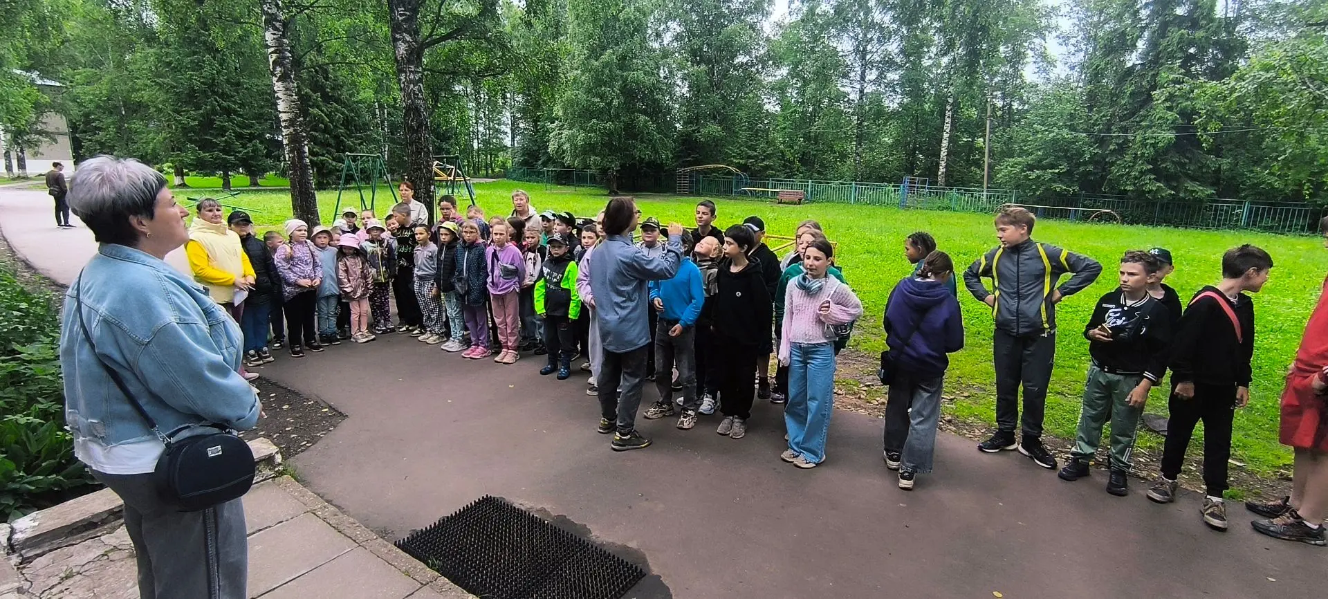 Ещё один день в пришкольном лагере прошёл весело и с пользой!👍
Лето - время активного отдыха, игр и