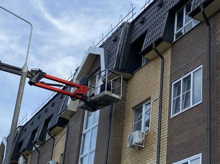 🏢 Сотрудники управляющей компании «Блеск-Сервис» проводят комплексную подготовку многоквартирных до