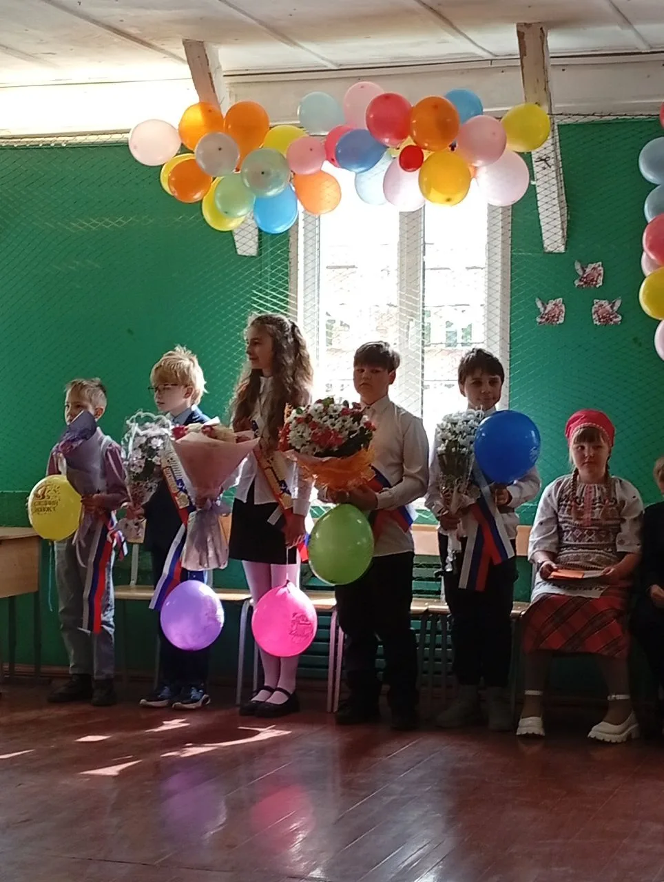 ✨Позади ещё один учебный год! 🎉

🎈В начальной школе с шумом и улыбками прошёл праздник «Прощай, шк