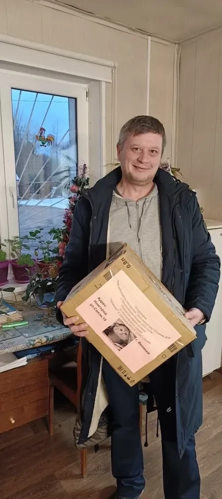 Учащиеся МАОУ СОШ г. Холм, волонтёры отряда «Монолит» и члены фракции "Единая Россия" в Думе Холмско
