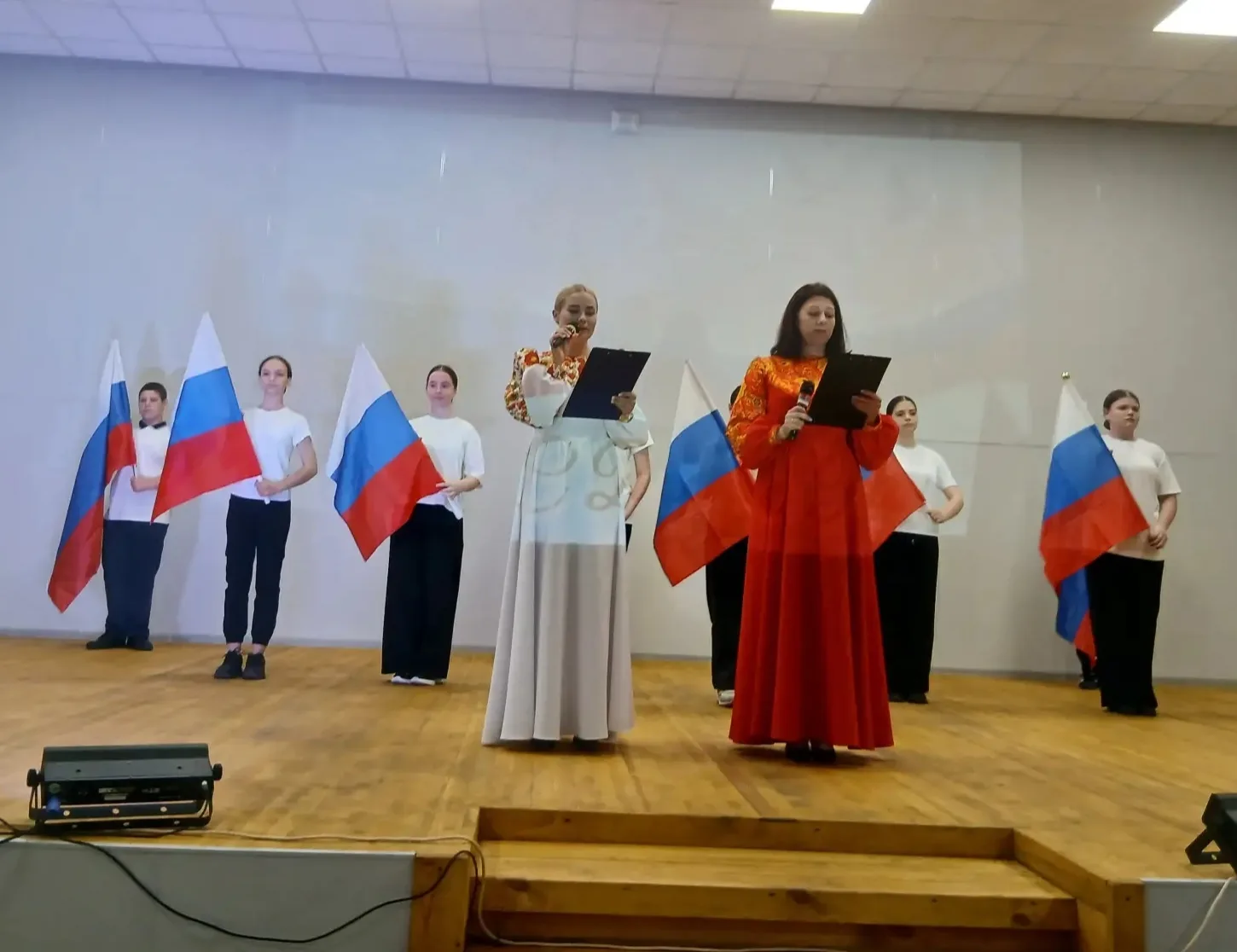12 июня в ДК с. Михайловка прошел праздничный концерт "Наша Родина Россия"!

В этот замечательный де