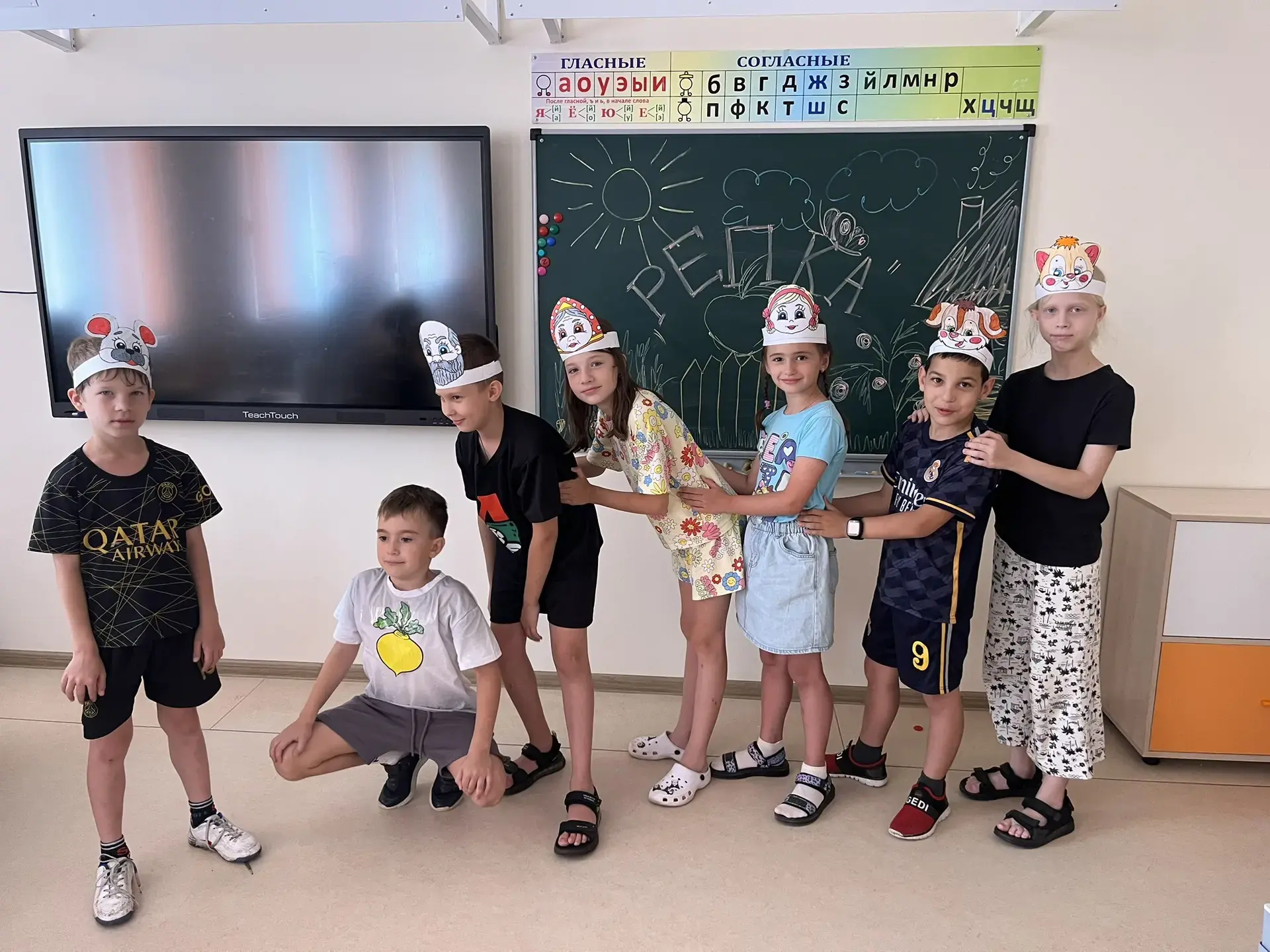 📢 **В нашем пришкольном лагере «Лазорик» МАОУ «Школа №10» сегодня кипели настоящие страсти!** 🔥 Мы