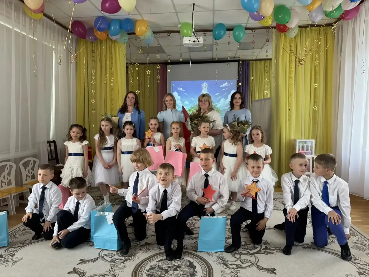 🌟 Вчера в группе «Светлячки» состоялся Звездный выпускной!🌟
Наши светлячки превратились в настоящи
