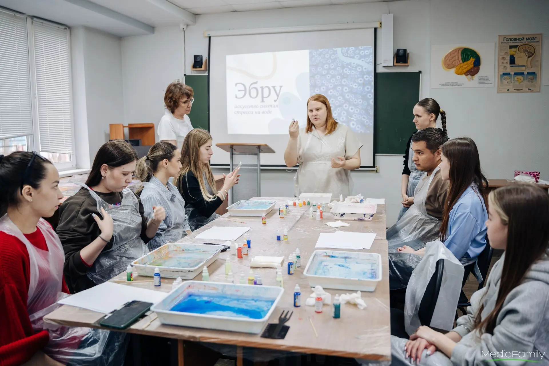Творчество как способ быть в ресурсе 🌟

В Набережночелнинском филиале КИУ уже несколько месяцев раб