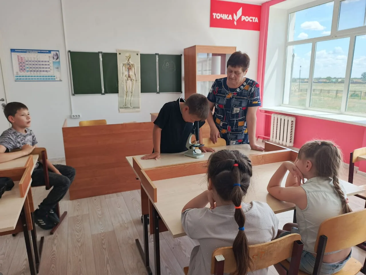 9 июня в лагере "Веснушки" продолжился тематический день "Великие изобретения и открытия". Ребята по