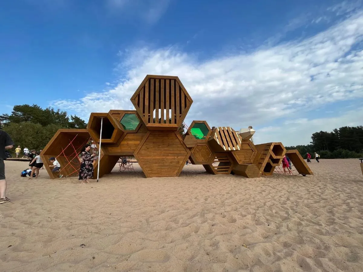Подборка пляжей с хорошими детскими площадками 🏖

Выбрать идеальное место для семейного отдыха у во