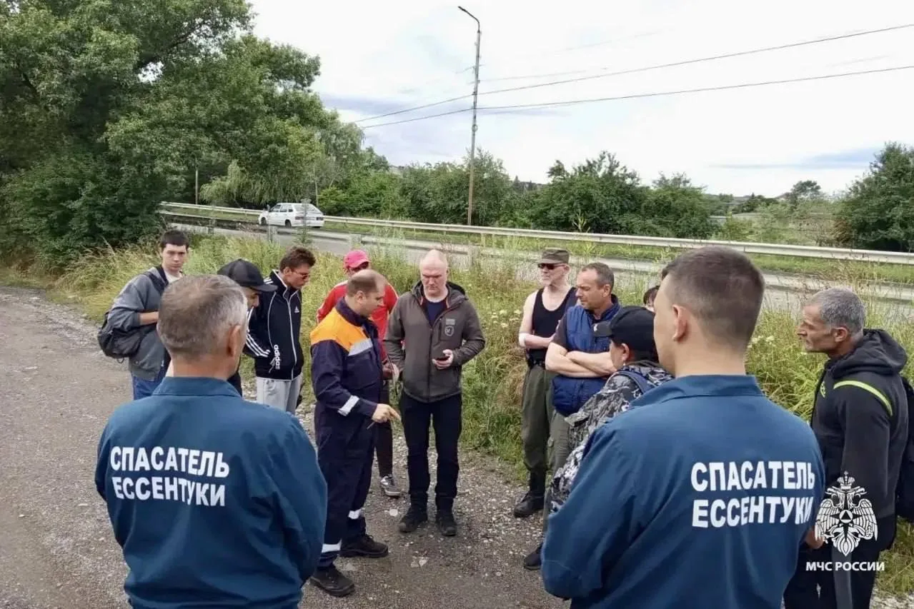Почти три недели волонтёры и спасатели ищут утонувшую студентку в Ставропольском крае.

17-летняя Ал