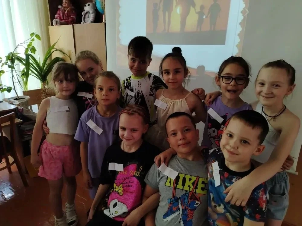 🌼8 июня в пришкольном лагере " Улыбка" состоялся  душевный праздник - День семьи.

👫Семья в жизни 