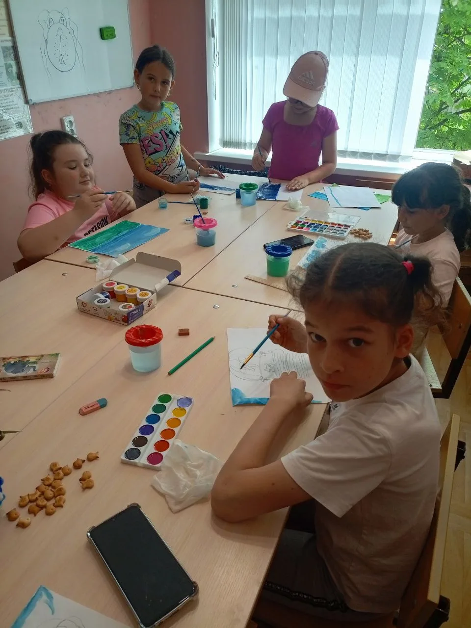 Сегодняшнее занятие кружка «Золотые ручки» прошло под дивизом
 «Природа — лучший художник: отпечатки