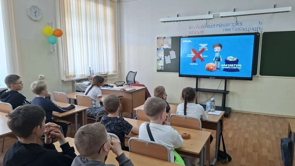Сегодня воспитанникам пришкольного лагеря "Радуга" провели увлекательное занятие "Интересный и полез