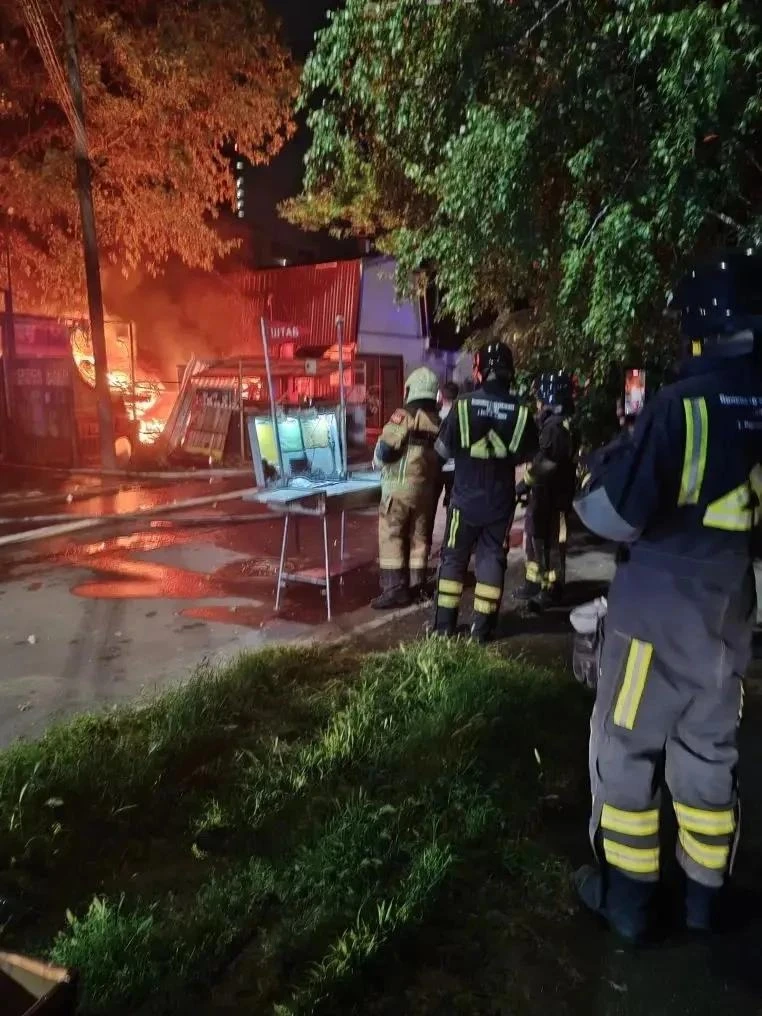 Городские спасатели оказали помощь пожарным при ликвидации крупного пожара в центре Ростова
 
🔥В ср