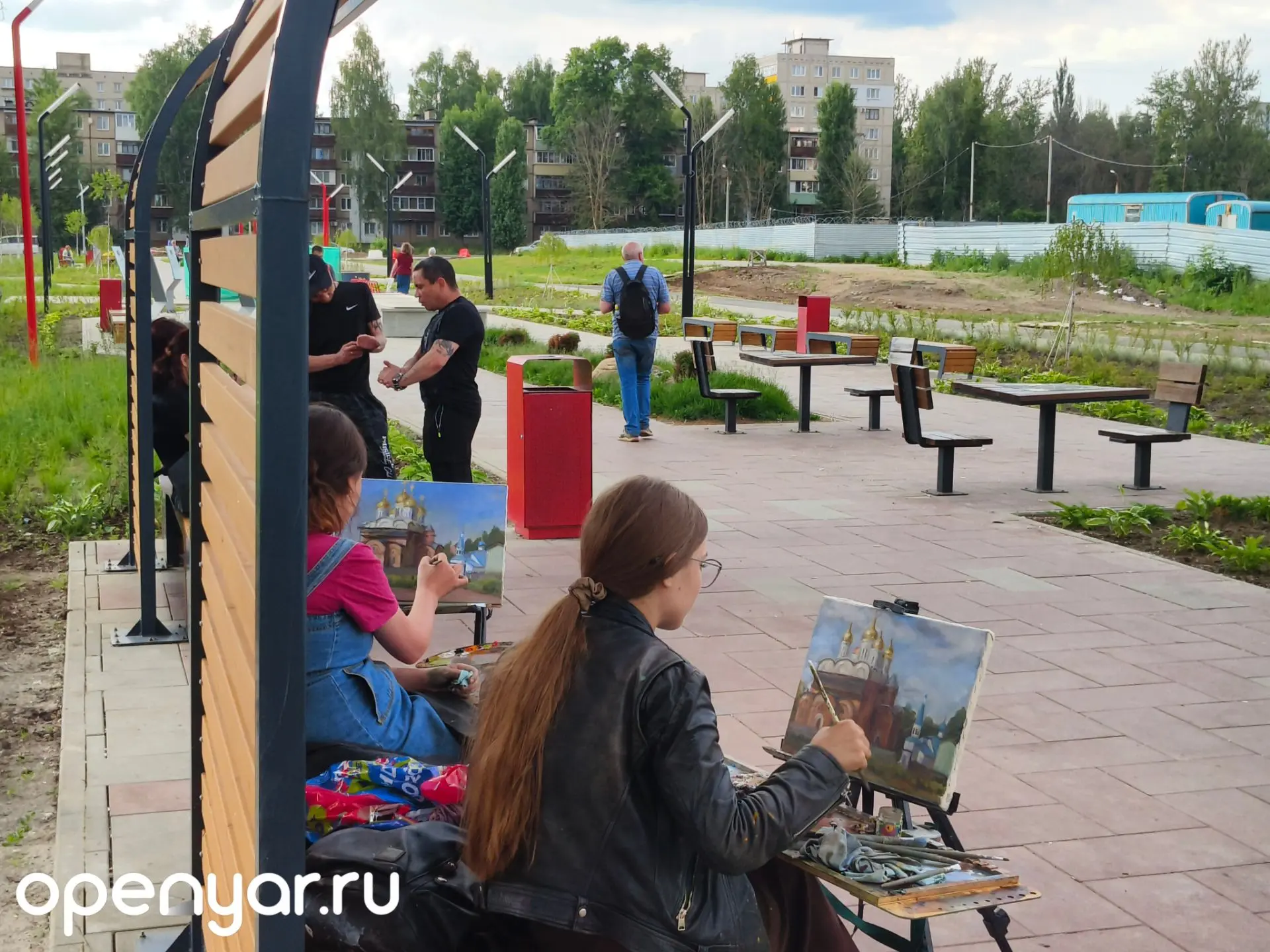 Искусство в сквере имени Ивана Ткаченко. Дзержинский район.