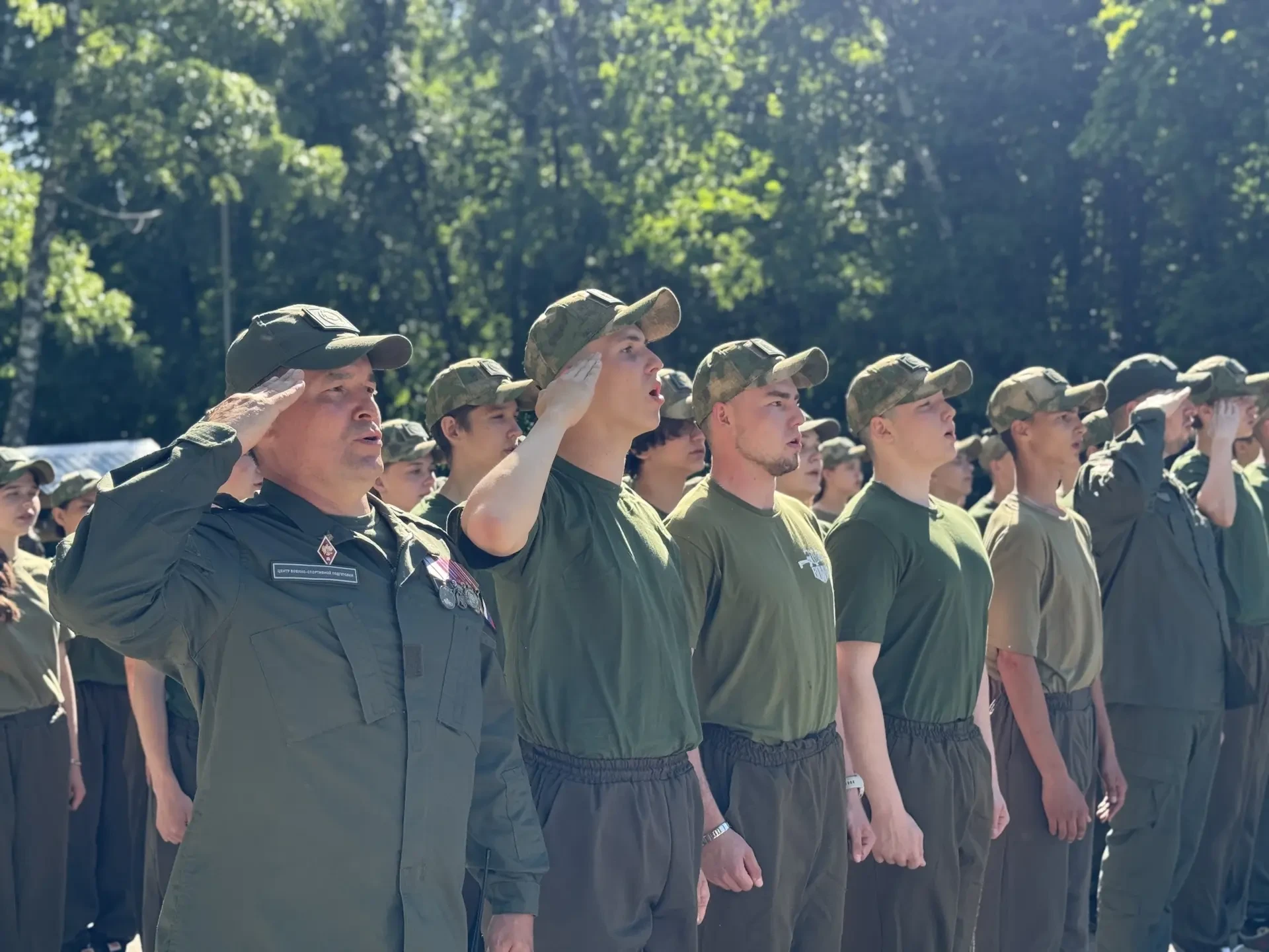 🇷🇺 В детском лагере «Чайка» стартовала смена «Время юных героев»: как воспитывают патриотов

Сегод