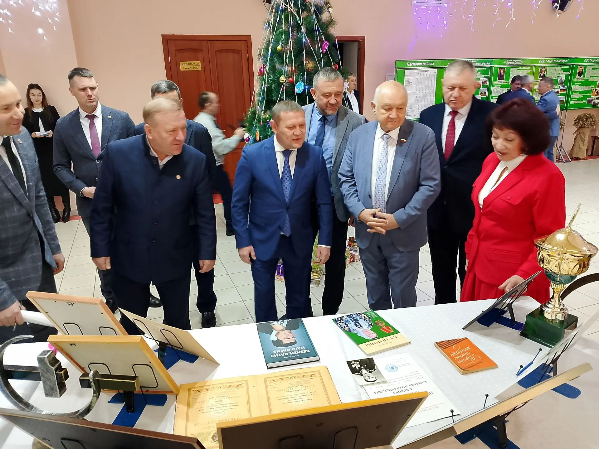 В день проведения районного слета передовиков сельского хозяйства Дрожжановский краеведческий музей 