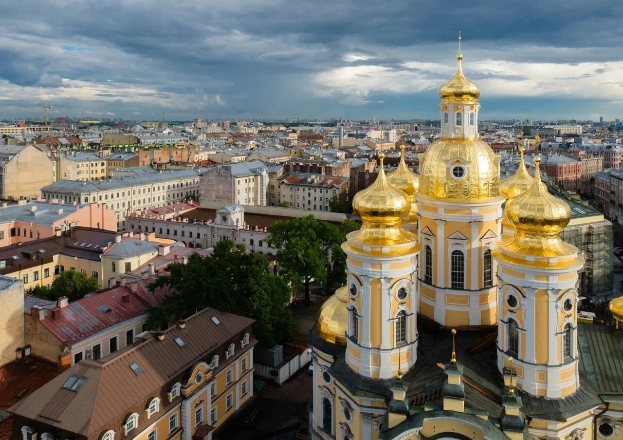 В среду, 10 июня, в Петербурге будет облачная погода. Днём пройдут небольшие кратковременные дожди. 