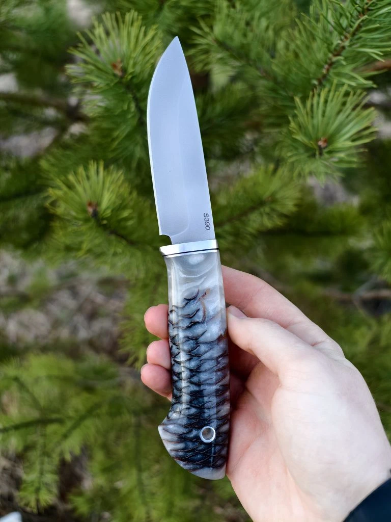 🔥Охотничий нож 

ТТХ:
⛓️Сталь S390.
💎Твердость клинка 69 HRC.
❄️Криообработка 
🖌️Рукоять шишка в 