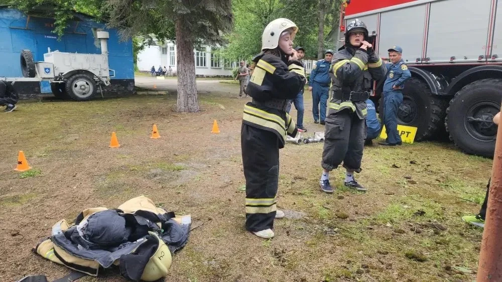 Наша команда заняла 3 место на региональных соревнованиях МЧС России «Школа безопасности»! 🏆👏

Эти