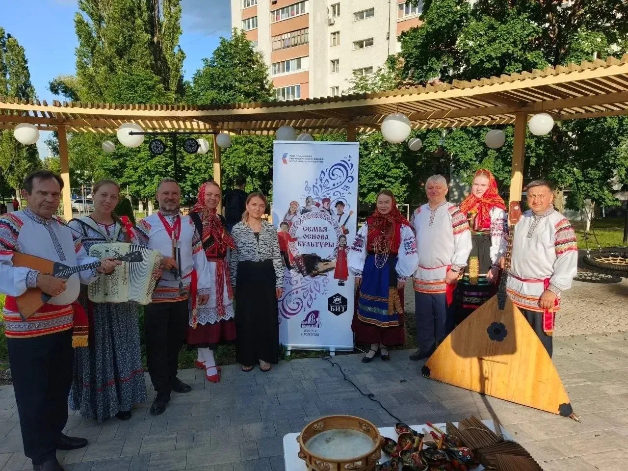 Живое, настоящее, родное — именно так началась реализация проекта «Семья — основа культуры».

Первые