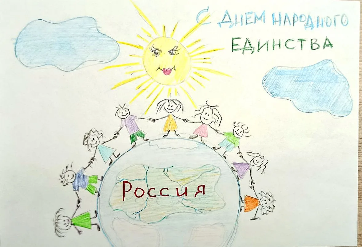 На станции скорой помощи Хабаровска прошла выставка детских рисунков ко Дню России!🇷🇺
 
В честь пр