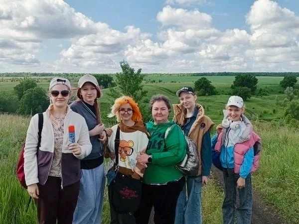 🌱 Знакомство с природой родного края

3 июня учащиеся 7 «В» класса школы № 51 совместно с учителем 