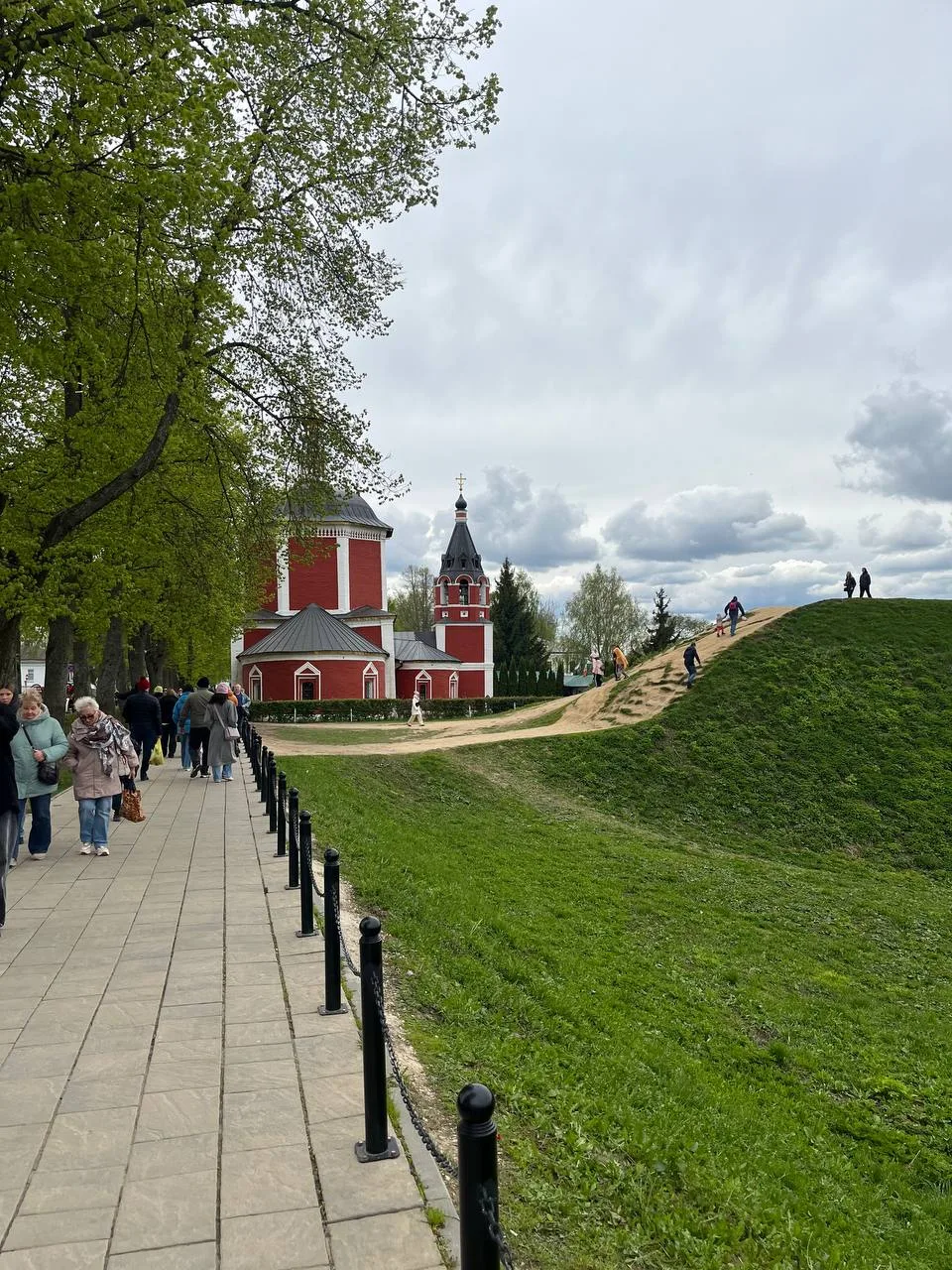 Суздаль в 2026-м — уже не привычный «город-музей». Этим летом он окончательно превращается в главную
