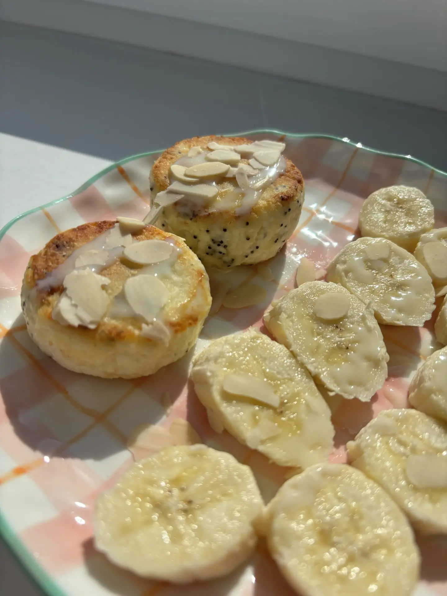 Доброе утро ☀️ 

Начинаем этот день со вкусных сырников с маком 💞

Планируем сегодня, как можно дол