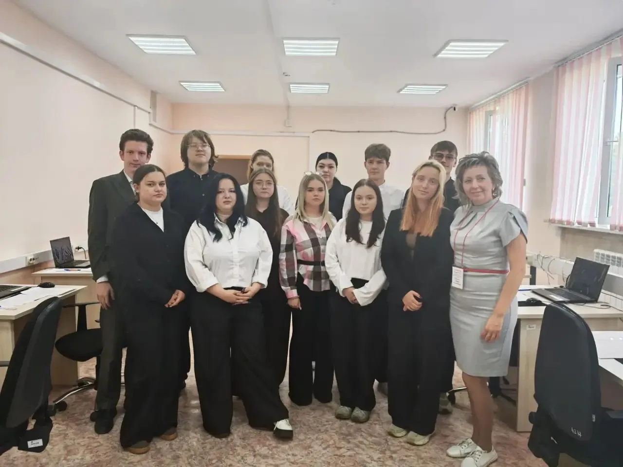 🎉 Отличные новости!

Группа 34 успешно подтвердила квалификацию на демонстрационном экзамене по спе
