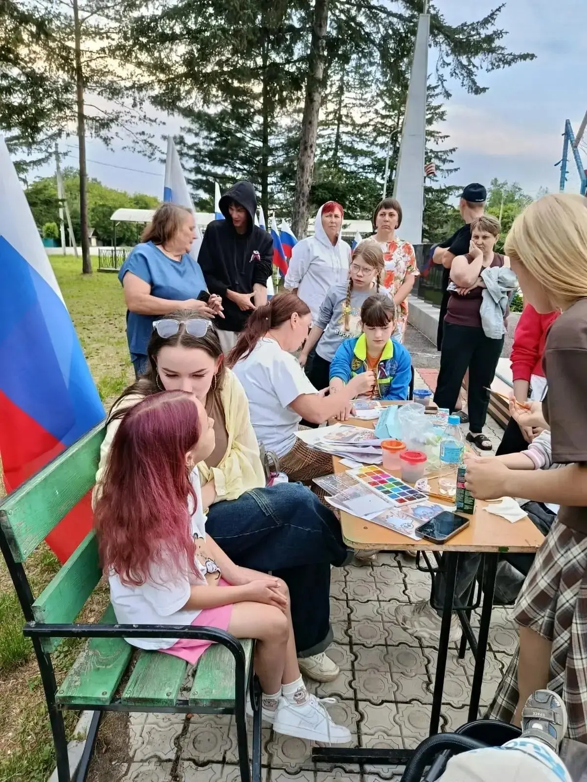 🎨 Праздник красок и улыбок: мастер-класс по аквагриму в с. Ракитное!

12 июня в рамках празднования